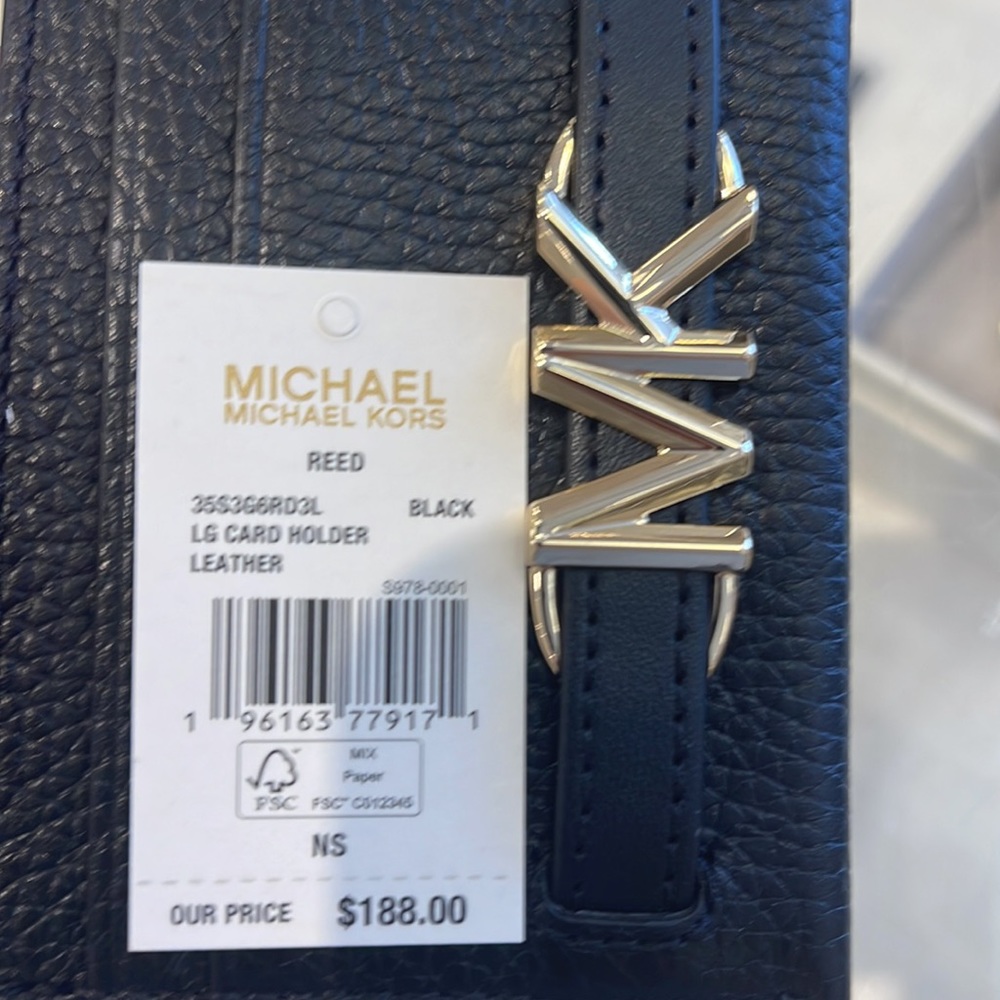 MICHAEL KORS
Reed Large Pebbled Leather Card Holder Case Wallet
COLOR: BLACK
NWT - Picture 5 of 16